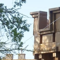 Construction monumentale participative en carton