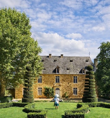 Vivez les jardins d'Eyrignac... pieds nus !