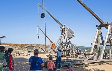 Démonstration de tir au trébuchet