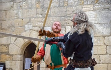 Démonstration d'escrime artistique avec l'Âme des Armes et son maître d'armes Mickael Dassas