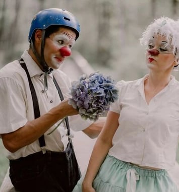 Visite clownesque : l'histoire sérieusement déjantée !
