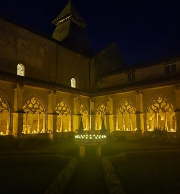 Visite nocturne à la bougie