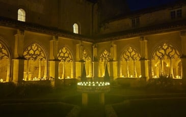 Visite nocturne à la bougie