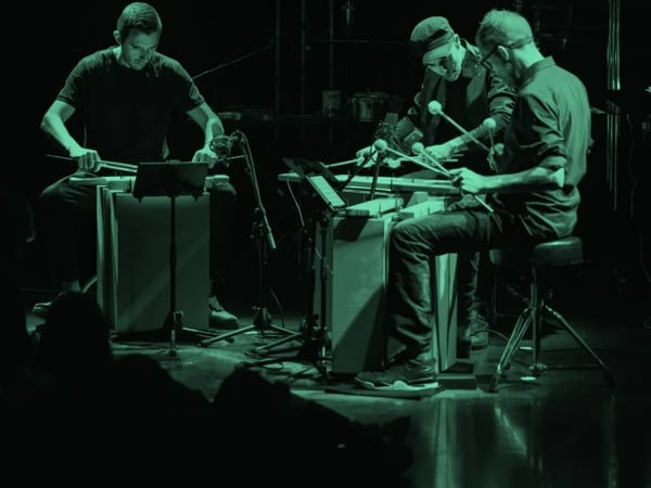 Drums par l'Ensemble 0 + Oonagh Haines