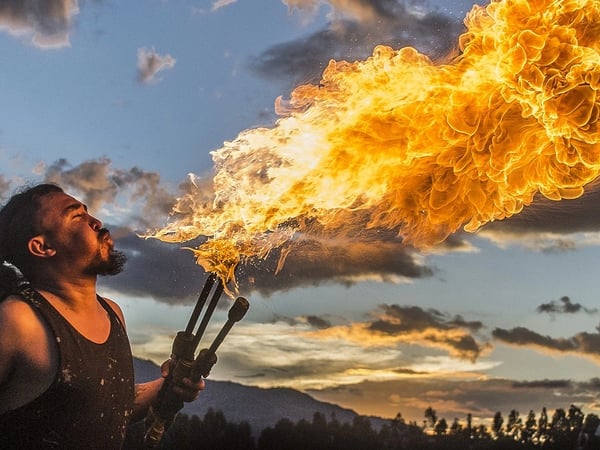 Spectacle de feu - Cadouin